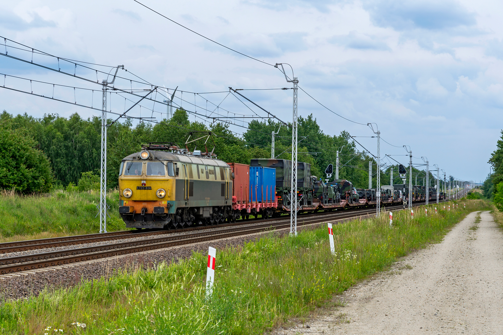 ET22-836