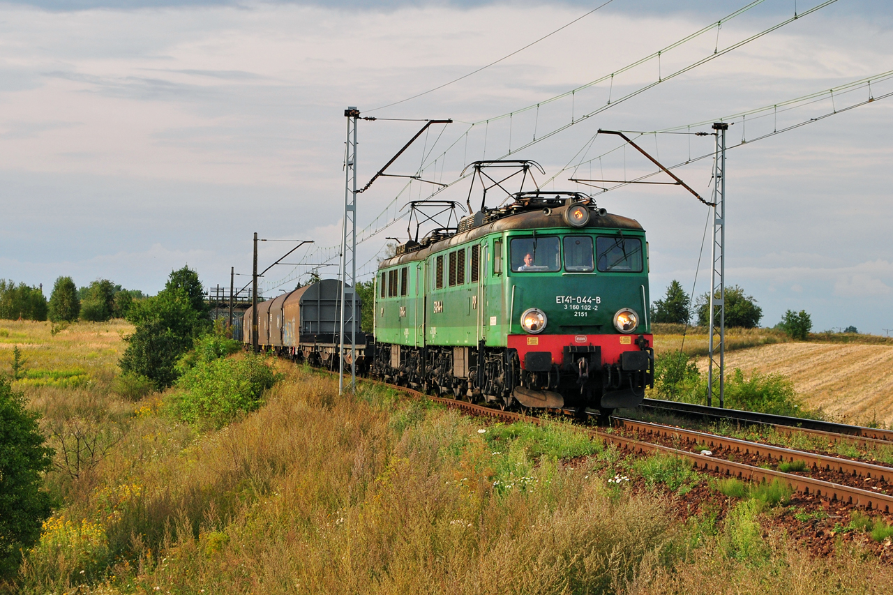 ET41-044