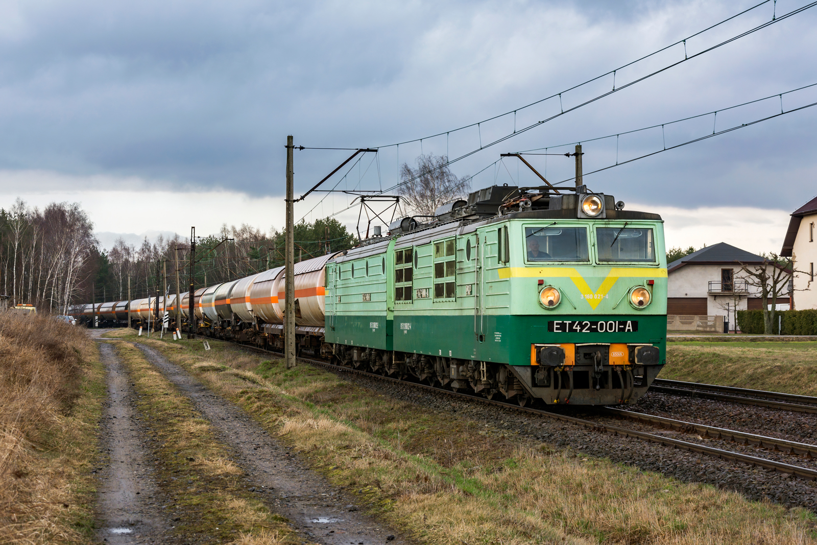 ET42-001