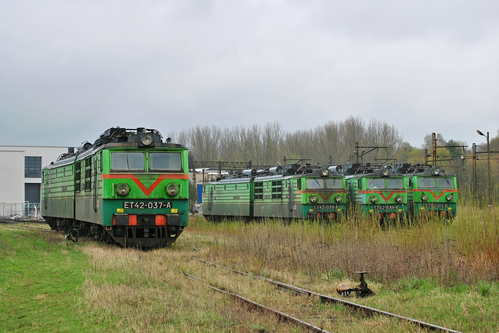 ET42-037