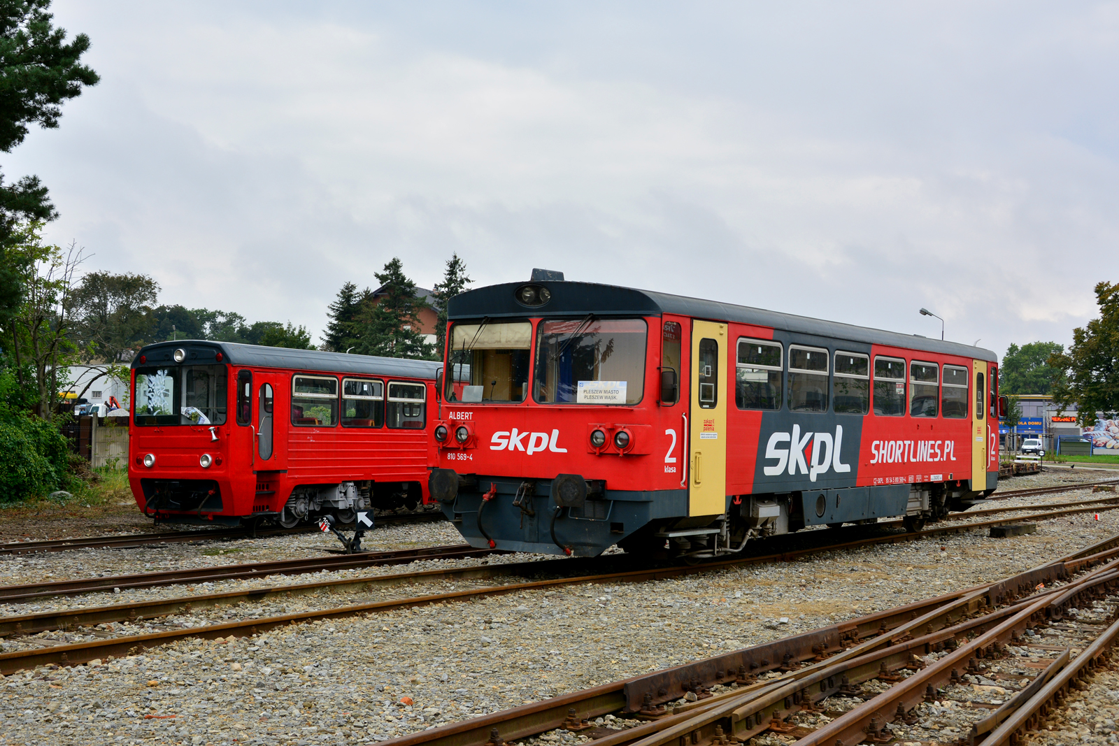 810 569-4