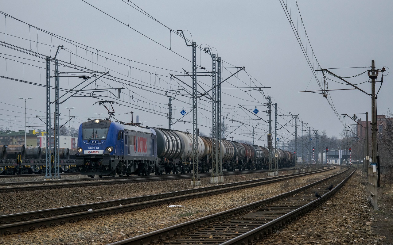 E4DCUd-005