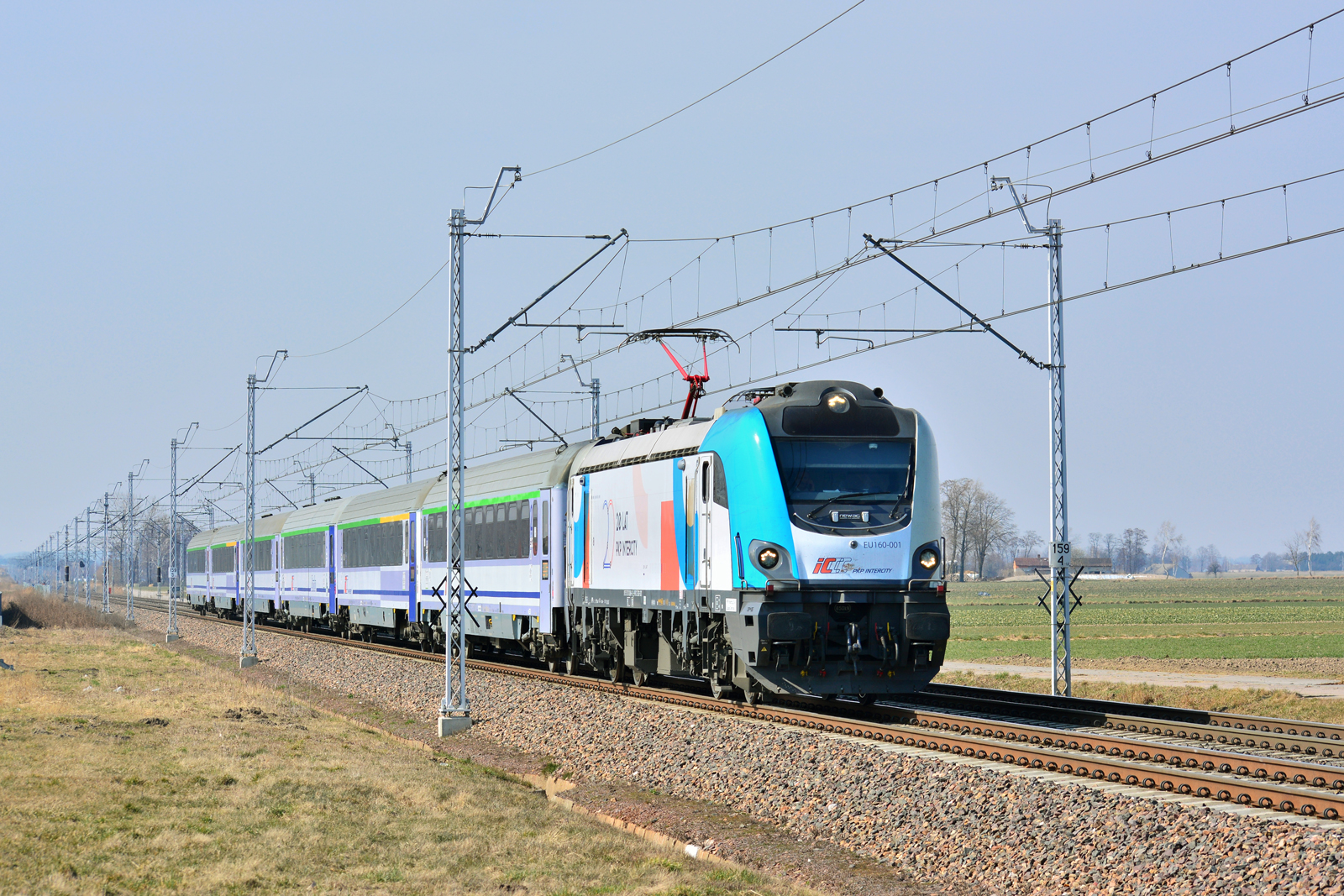 EU160-001