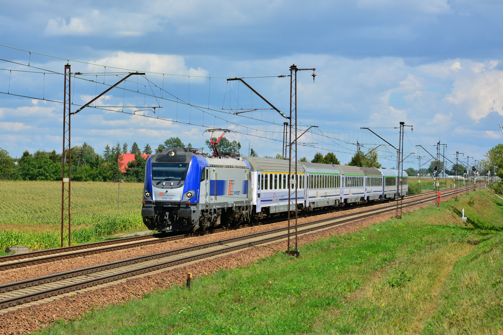 EU160-029