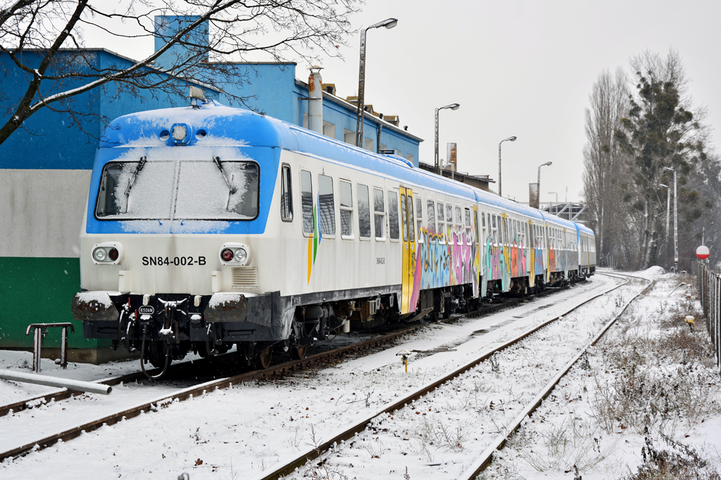 SN84-002
