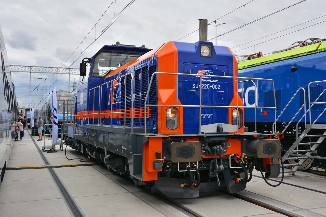 SU4220-002