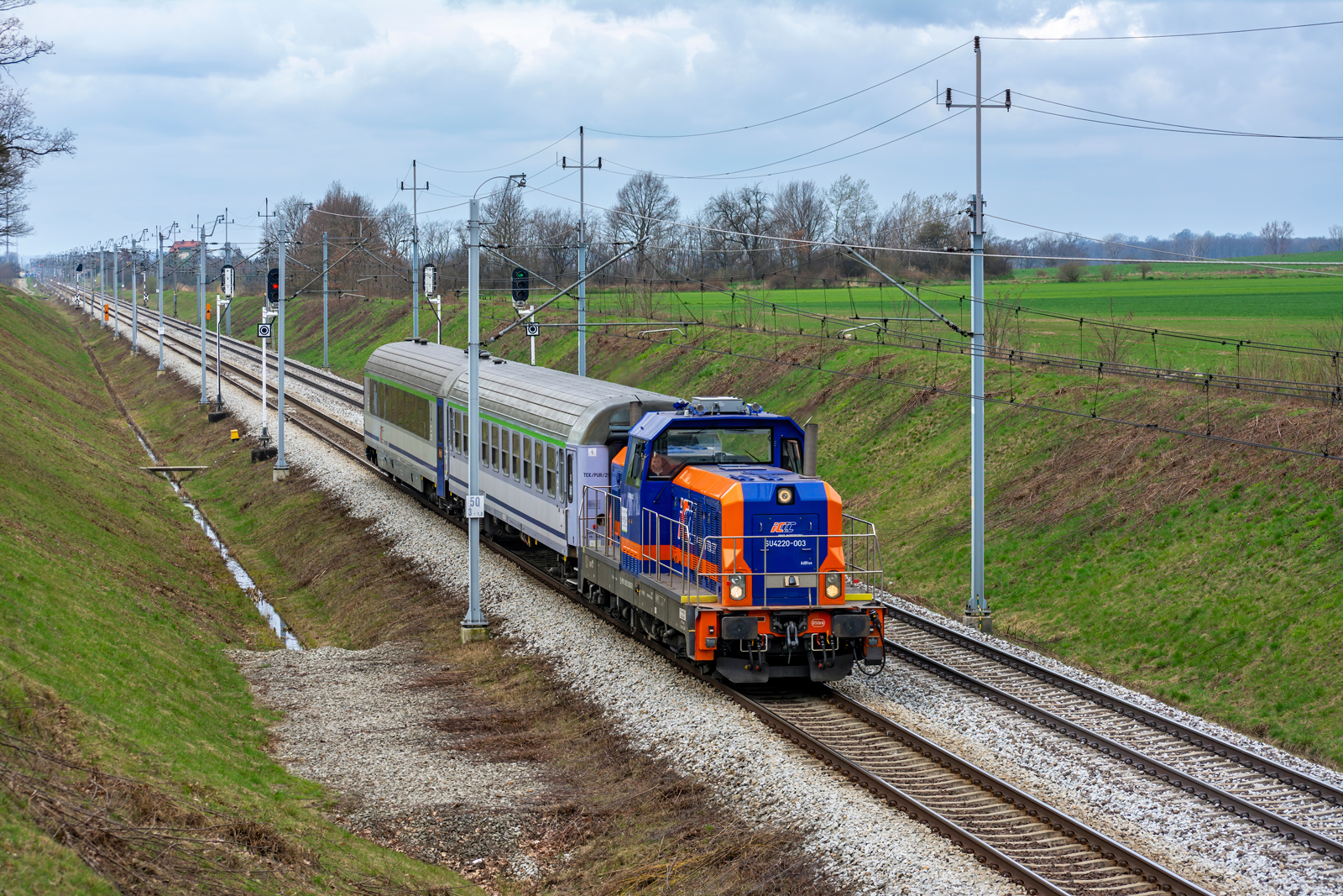 SU4220-003