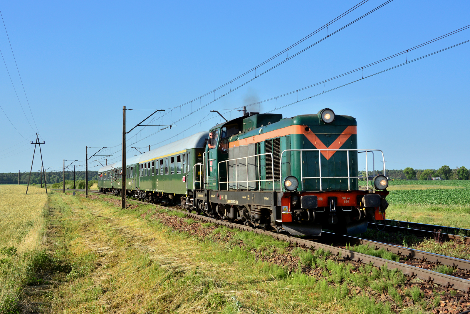 SU42-536