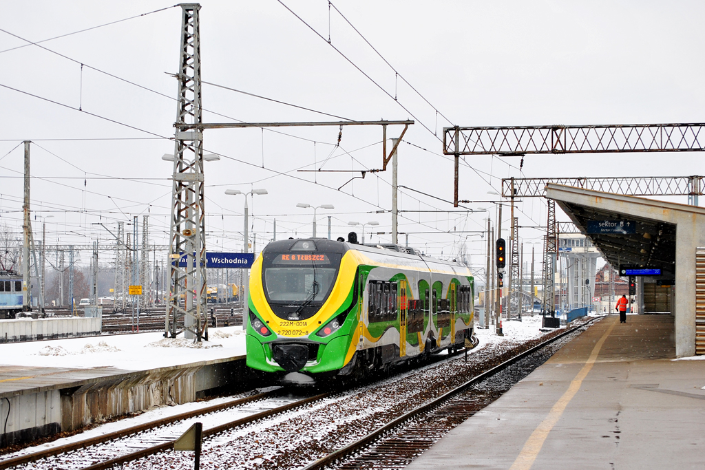 221M-001