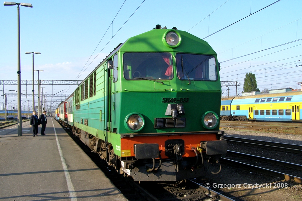 SU46-033