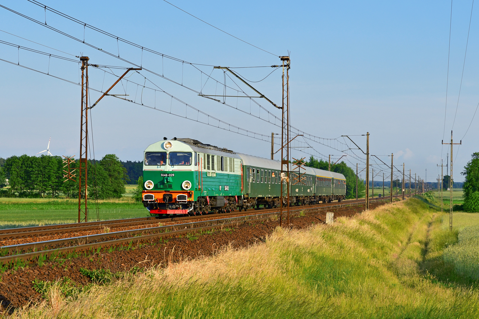 SU46-029