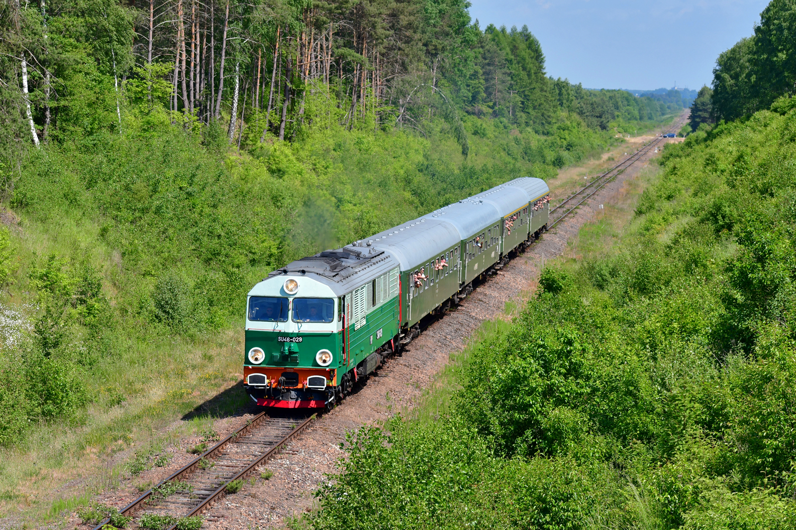 SU46-029