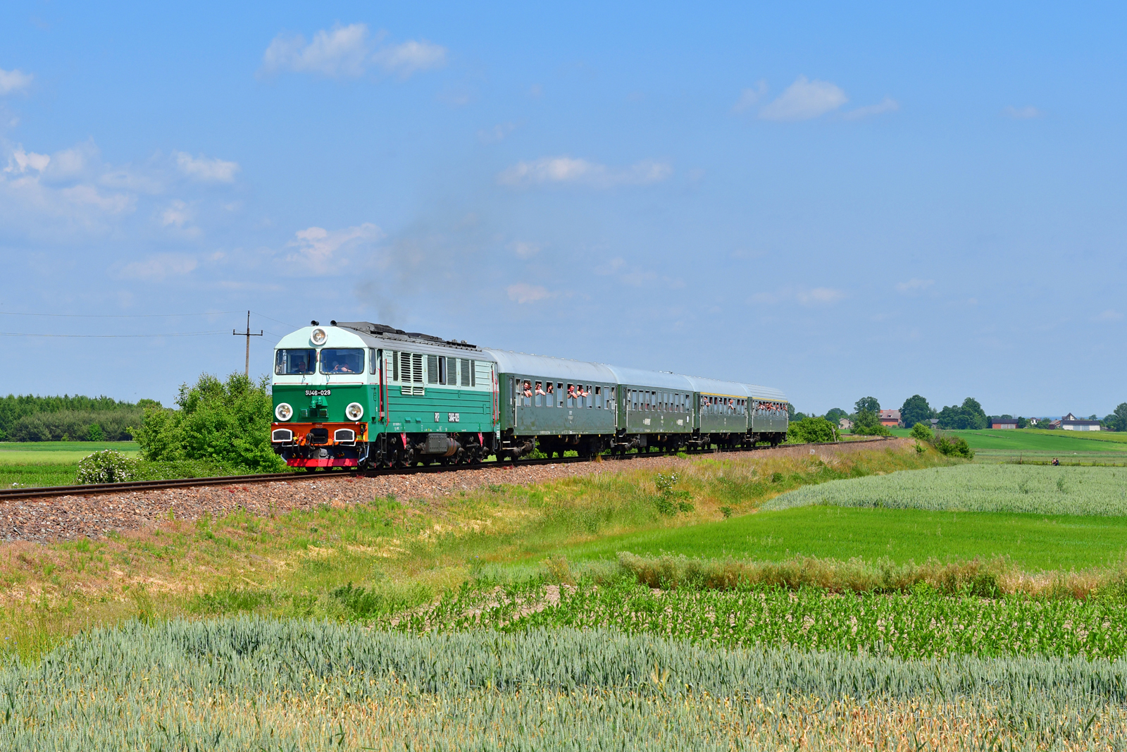 SU46-029