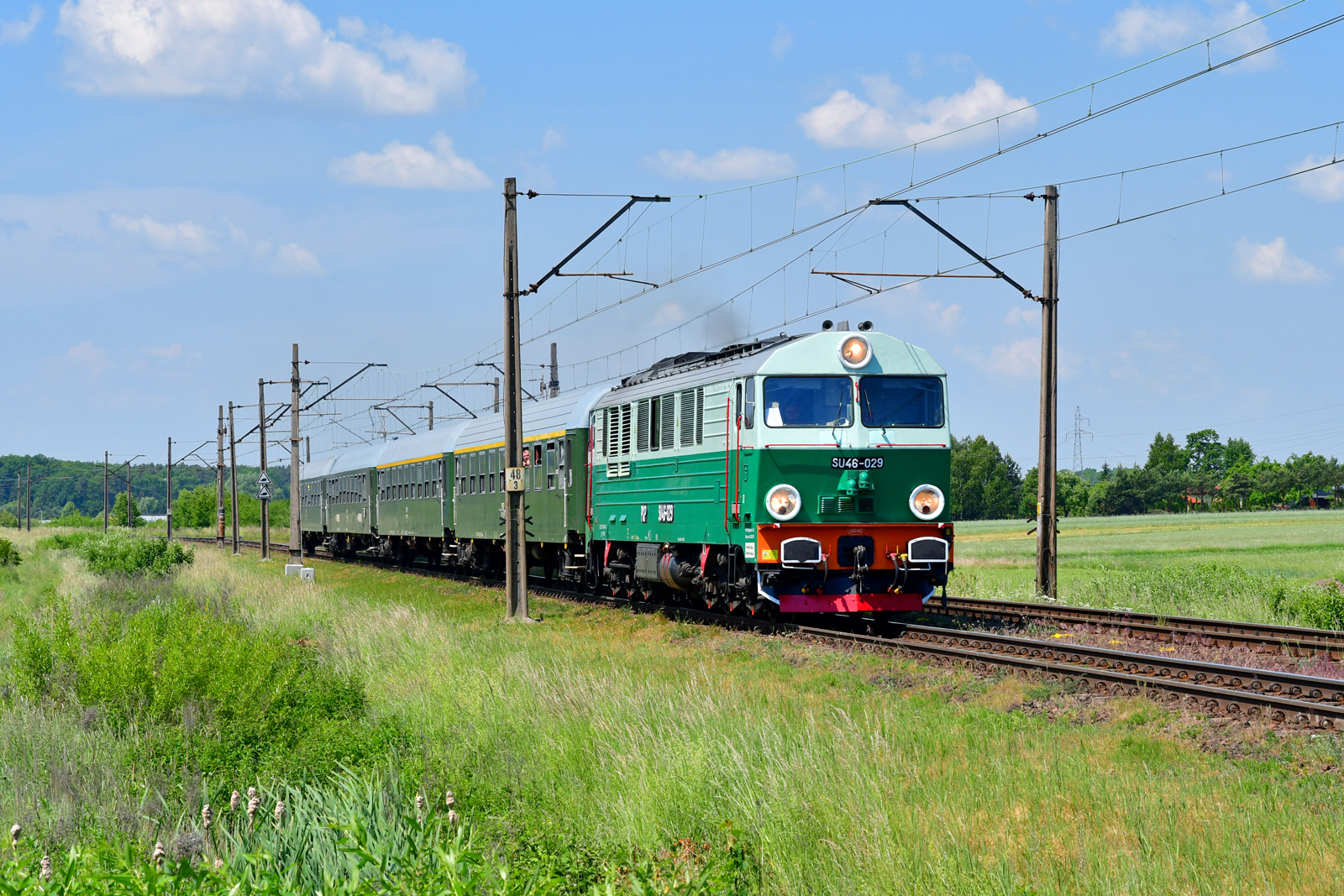 SU46-029