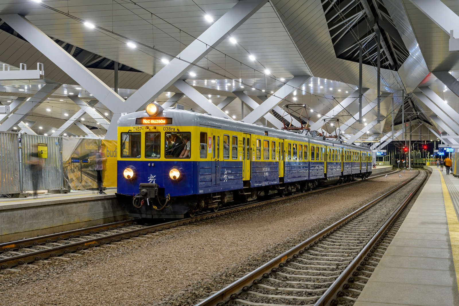 EN57-038