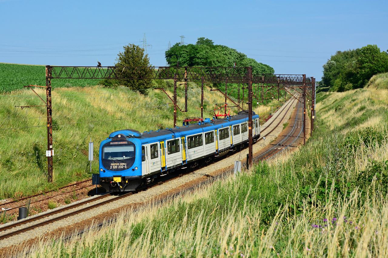 EN57KM-3001