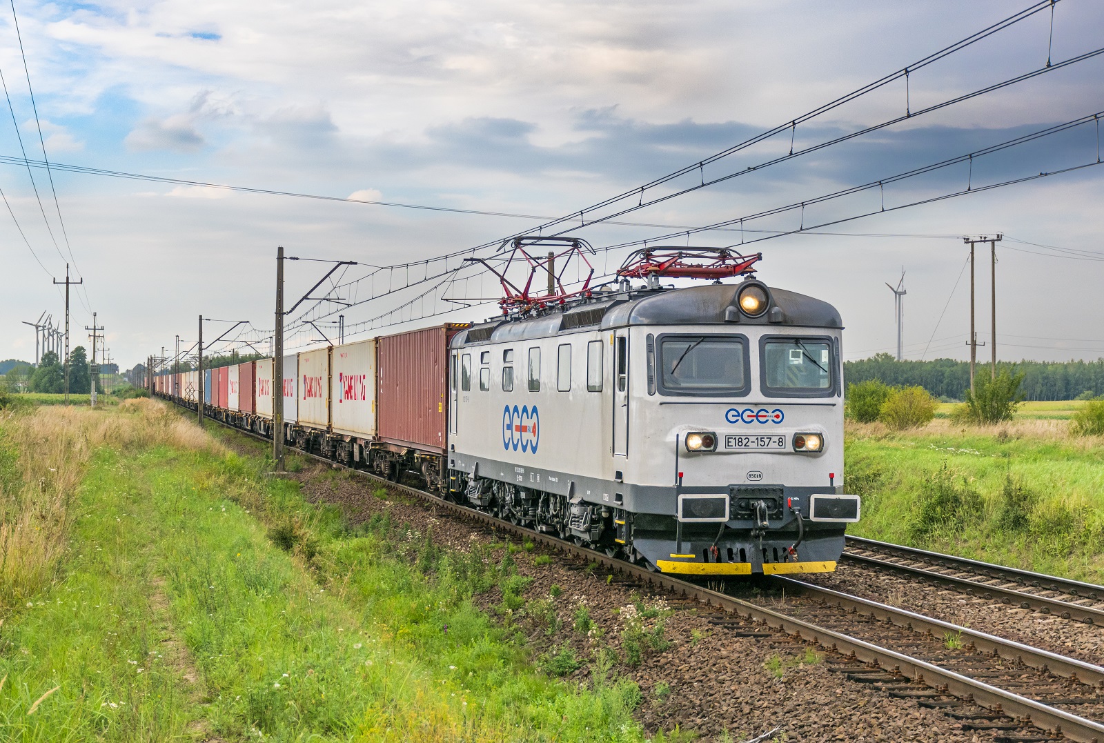 182 157-8