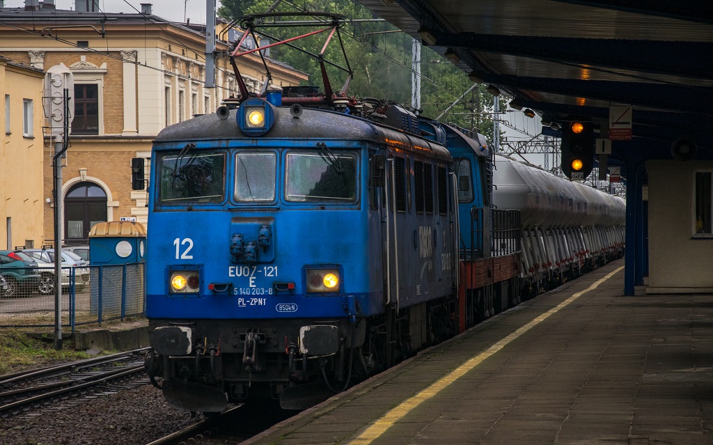 EU07-121E & S200-230