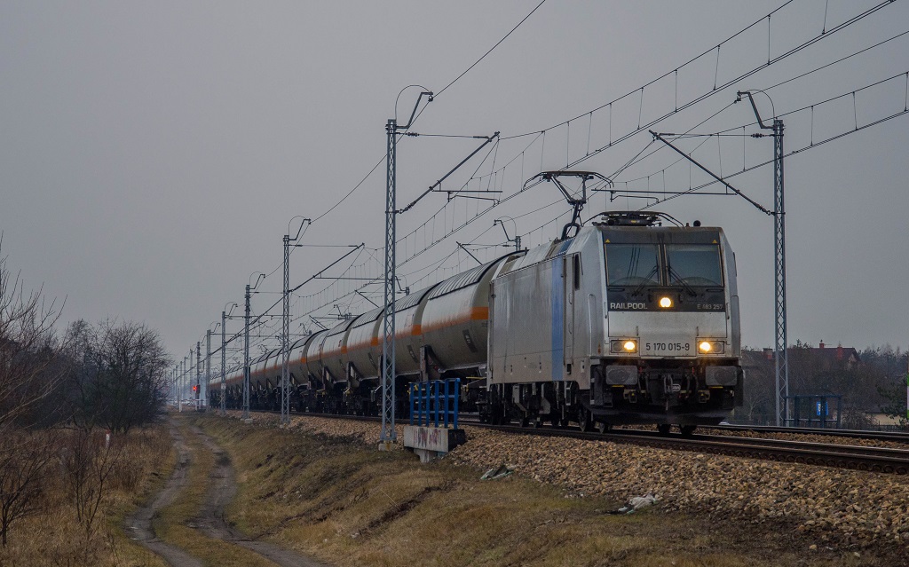 E483-257
