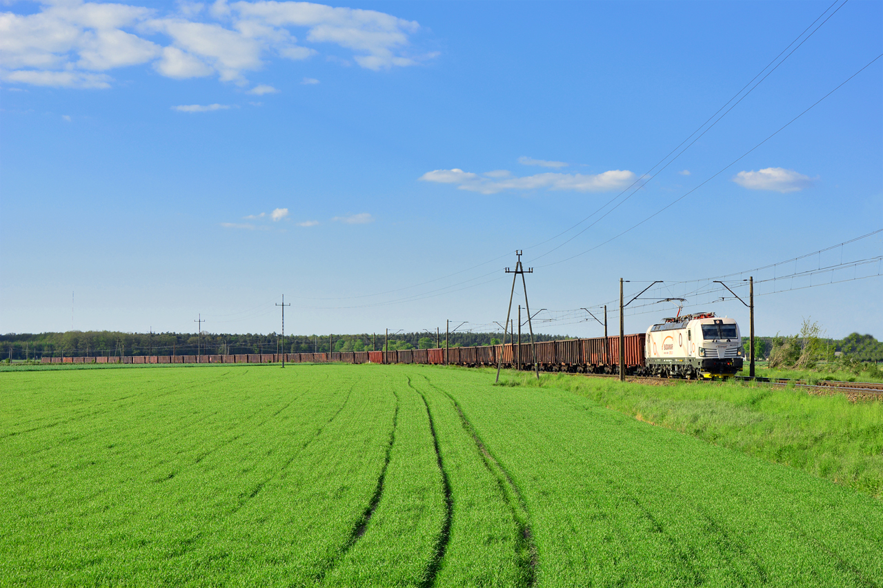 383 215