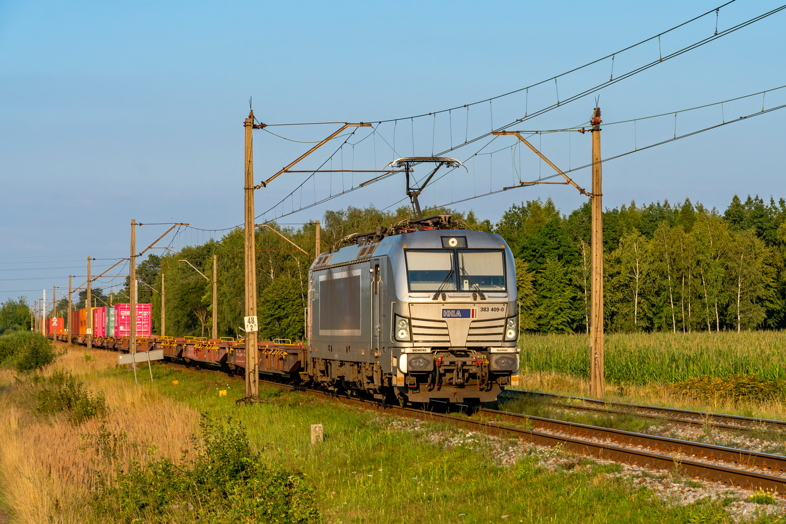 383 409