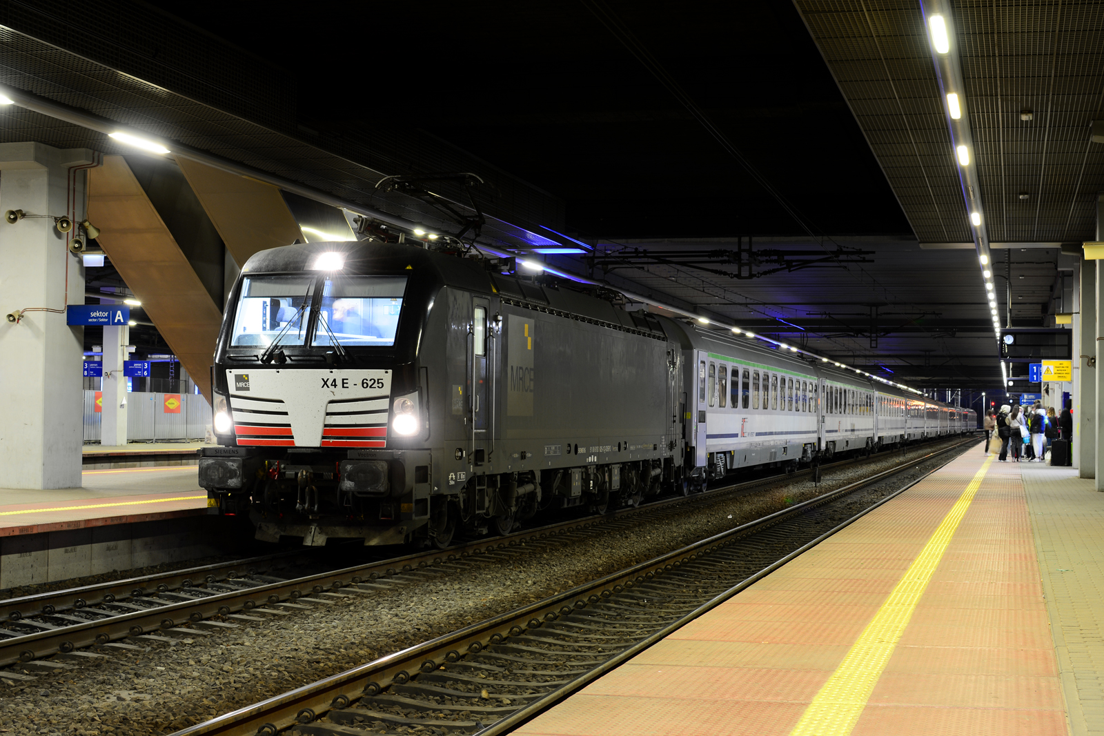 X4E-625