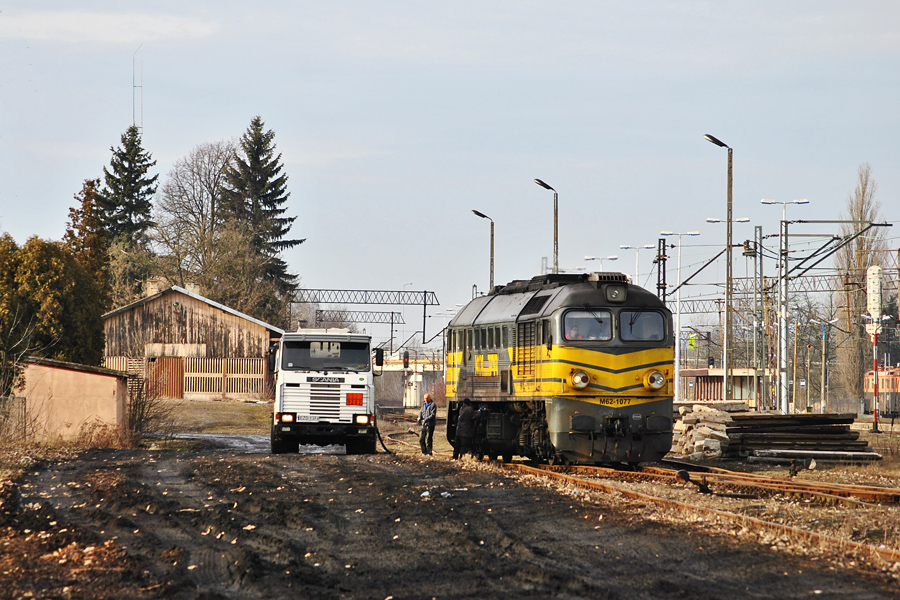 M62-1077