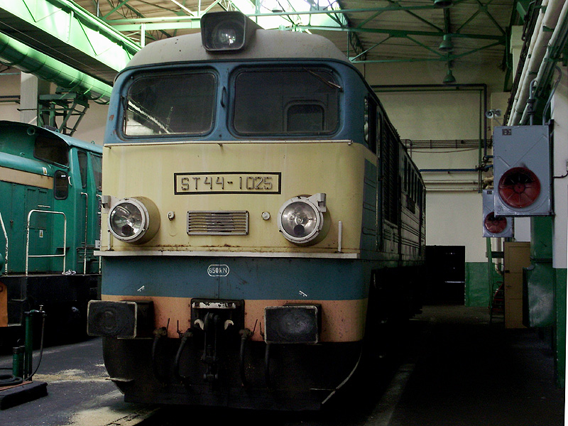 ST44-1025
