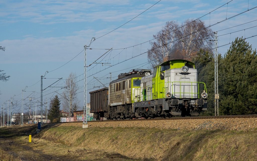 SM42-2326 & EU07-458