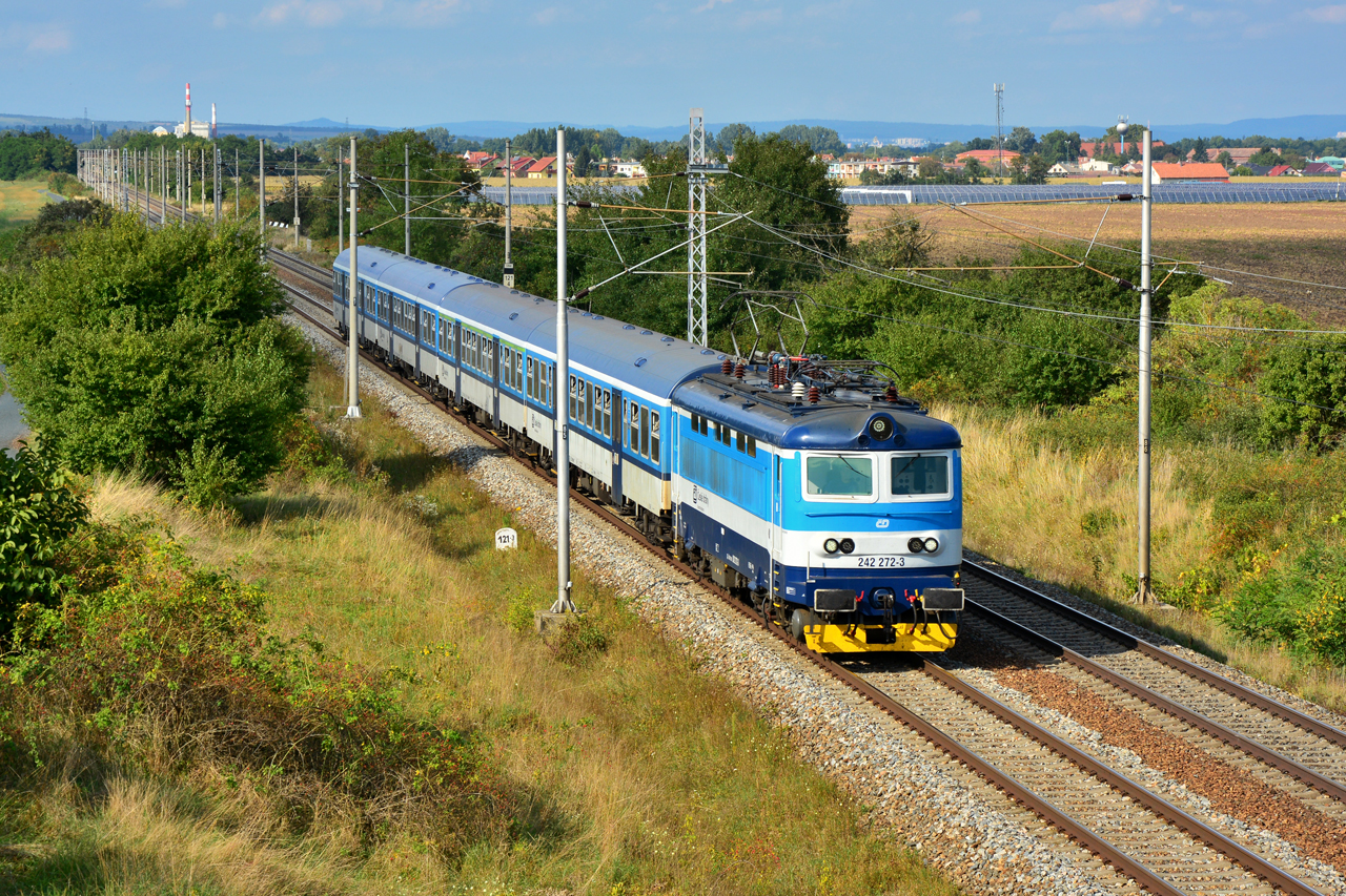 242 272-3