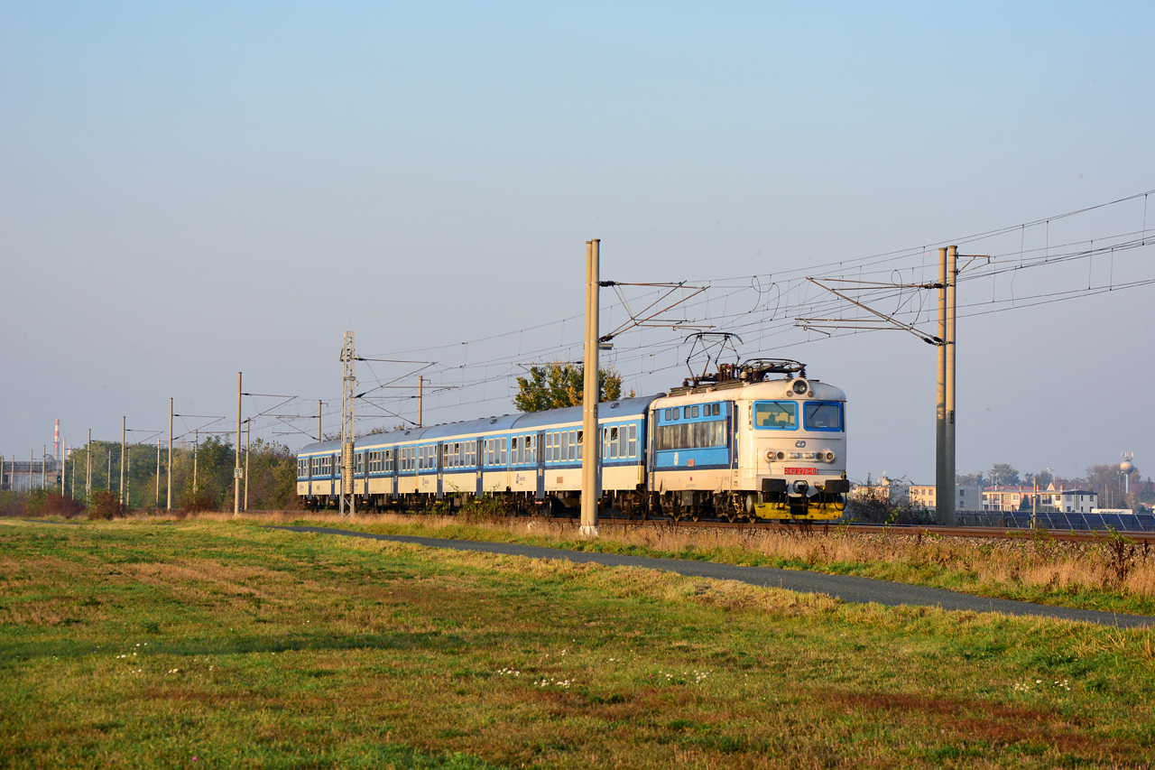 242 228-0