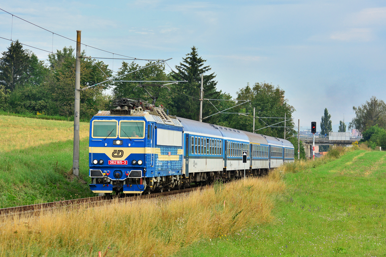 362 165-3