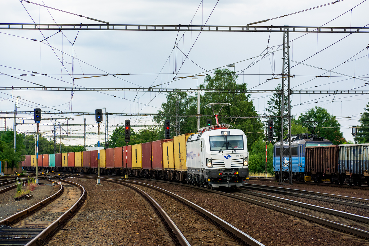 383 055