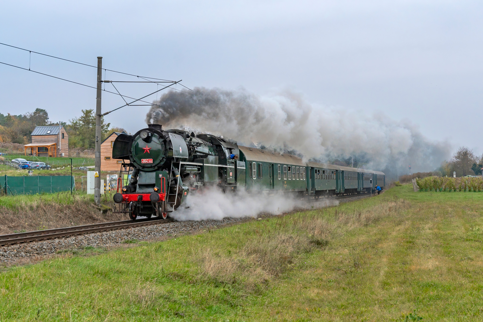 464 202
