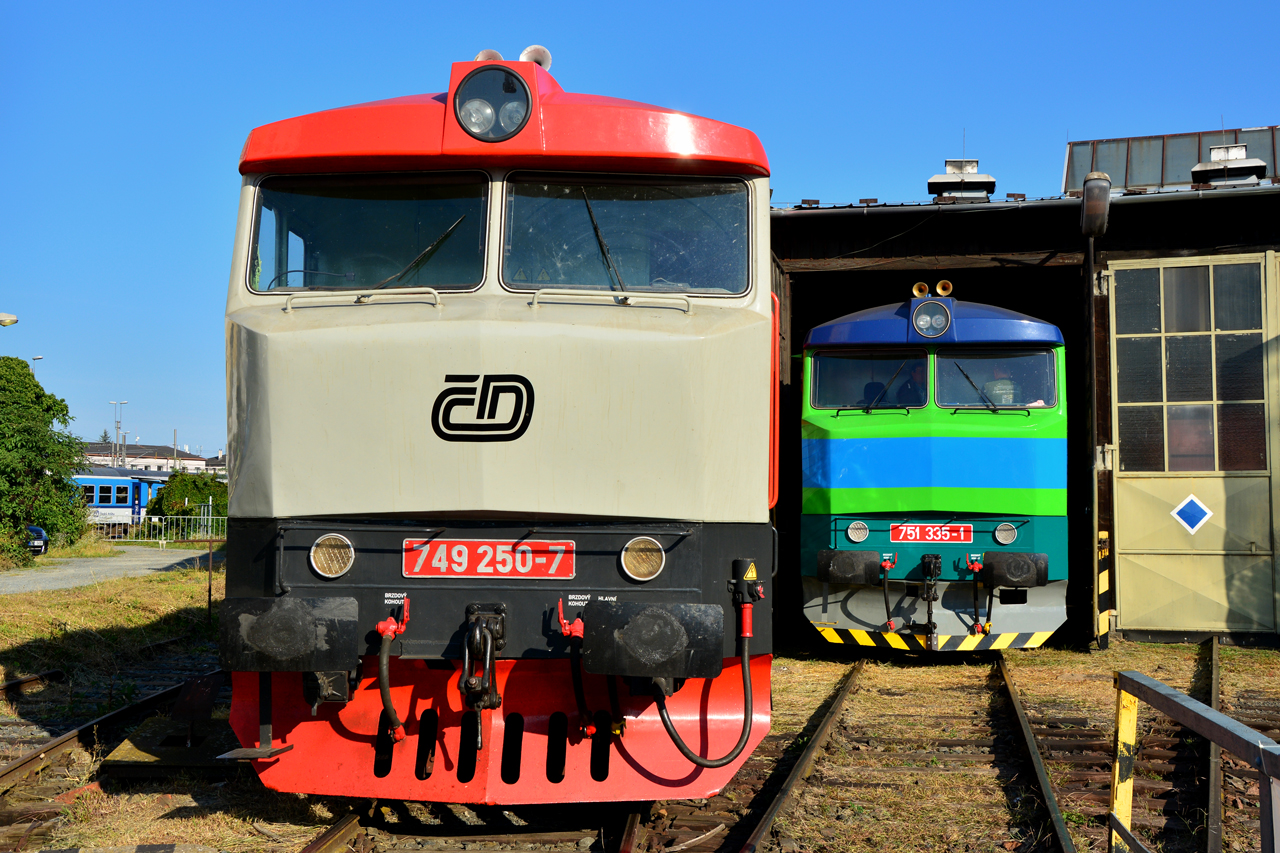 749 250-7