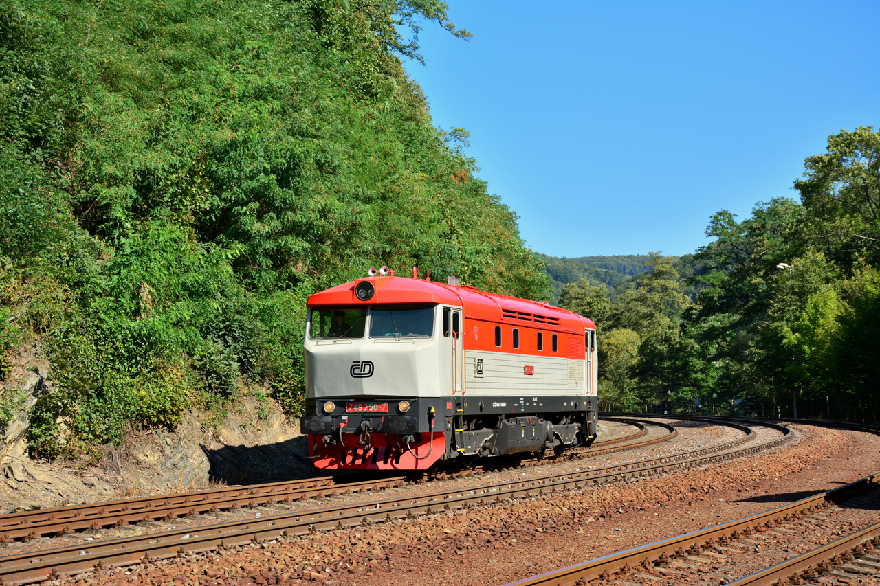 749 250-7