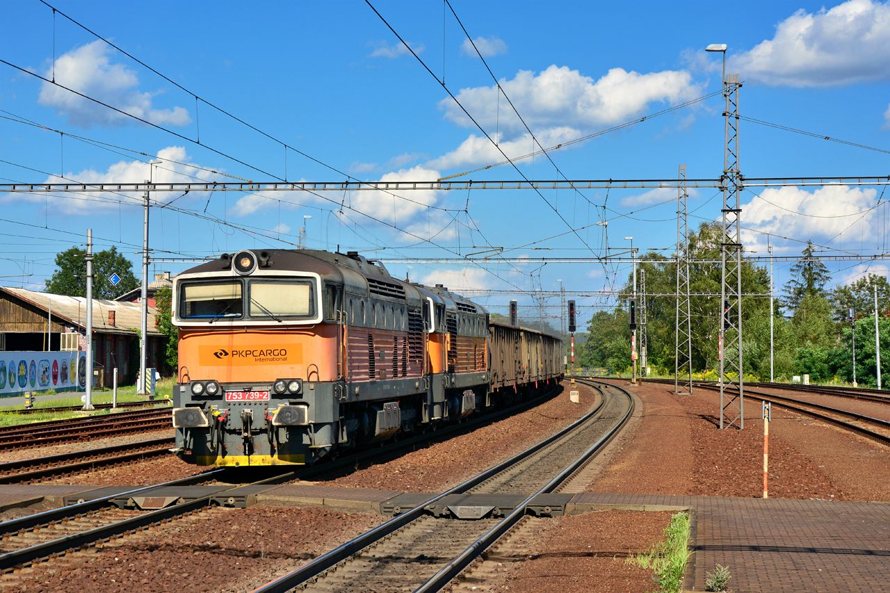 753 739-2
