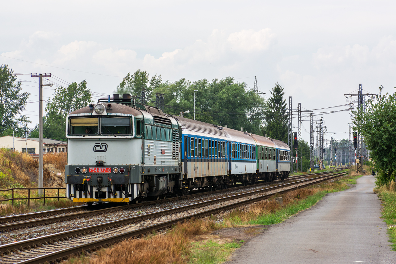 754 076-6