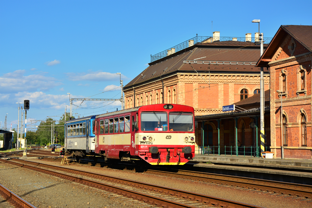810 044-0