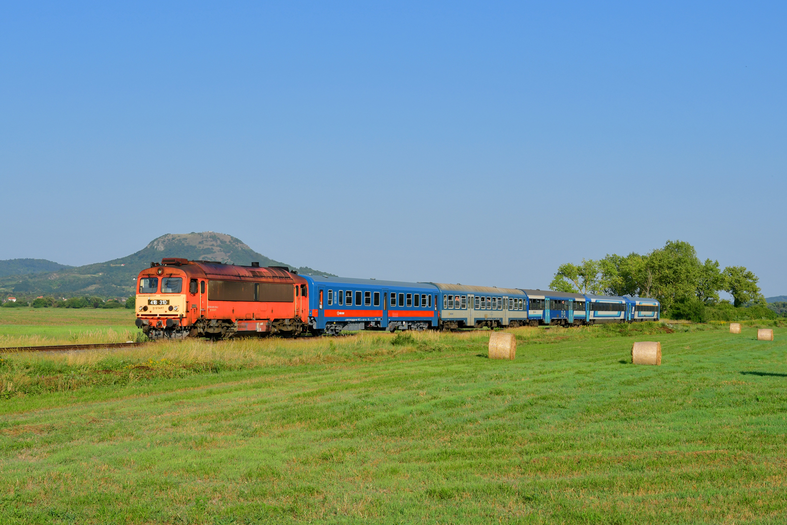 418 310