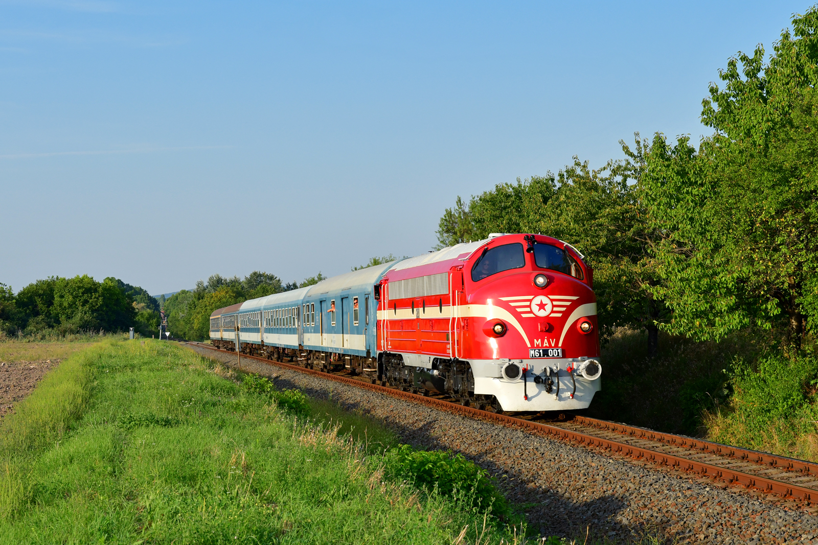 M61-001