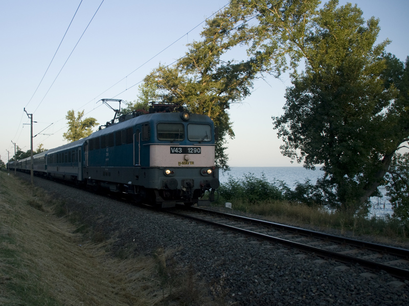 V43-1290