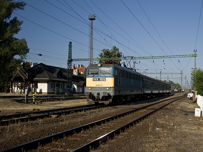 V43 1075