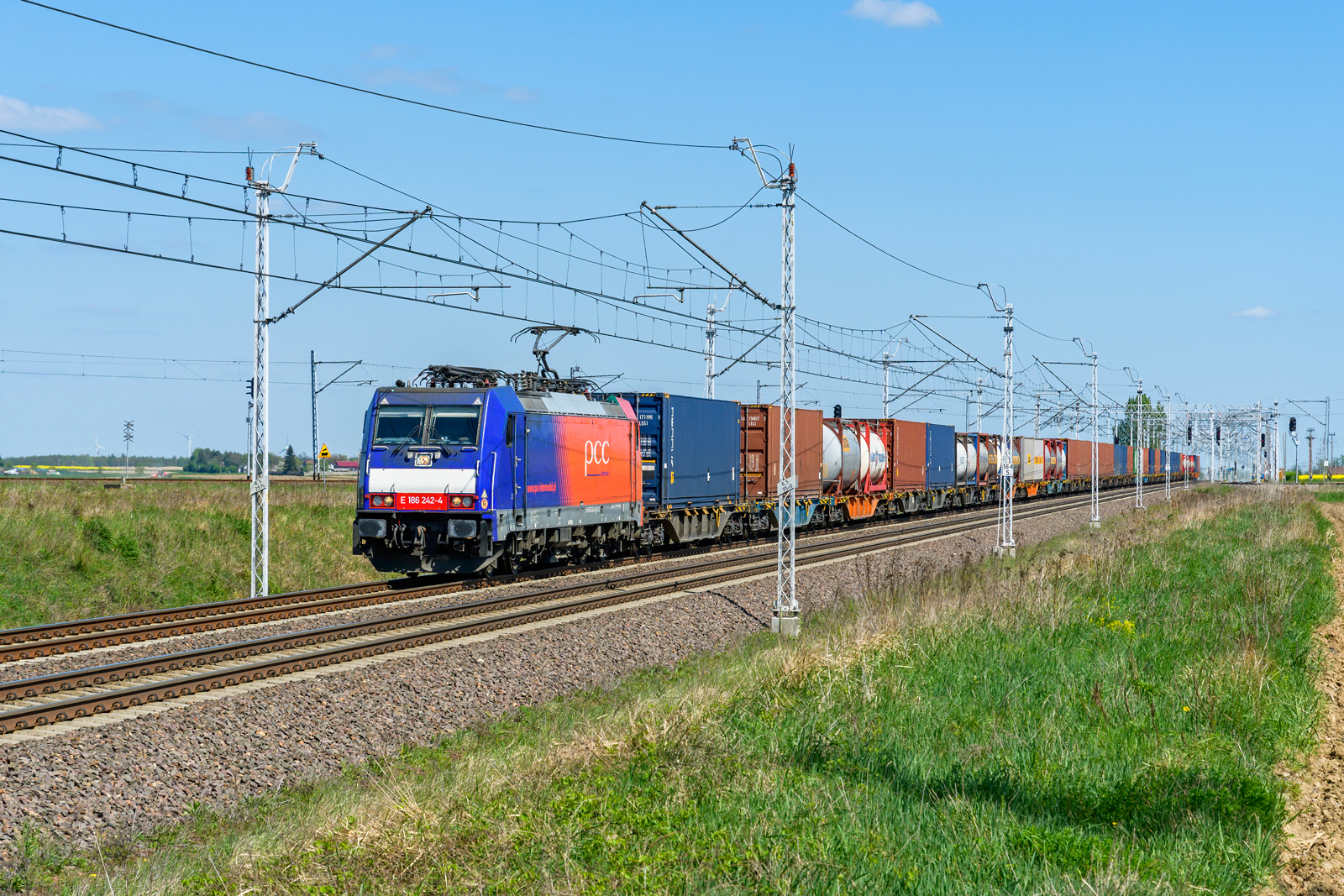 E186 242-4